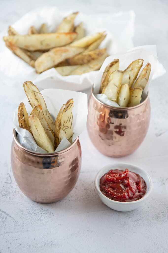 rosemary potato wedges with ketchup