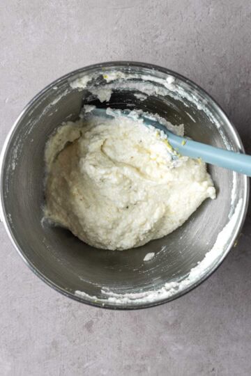 A ricotta cheese mixture a large bowl.